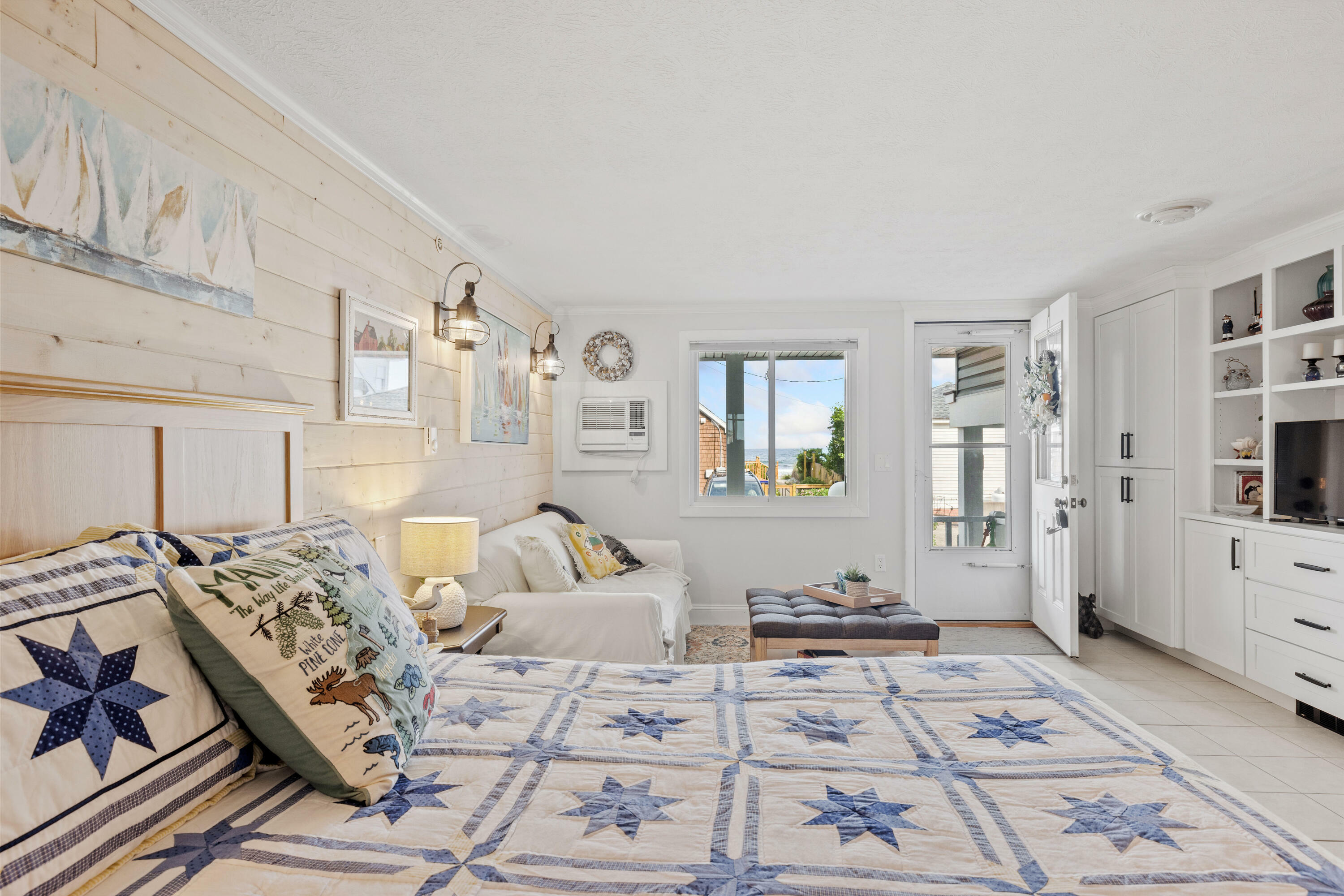 Property Photo: 189 E Grand Avenue 104 ME 04064