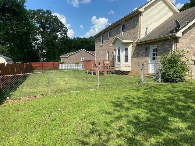 Property Photo:  301 Marys Oak Dr  TN 37042 