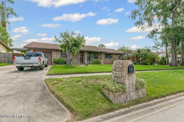 Property Photo: 4243 Timberlake Drive N FL 32257