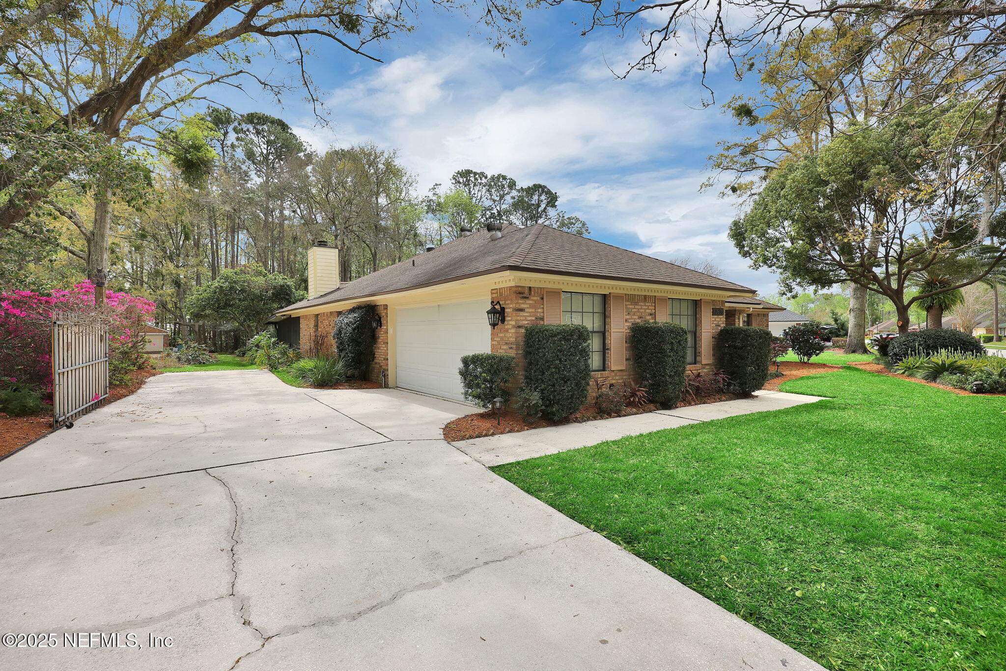 Property Photo: 13975 Athens Drive FL 32223