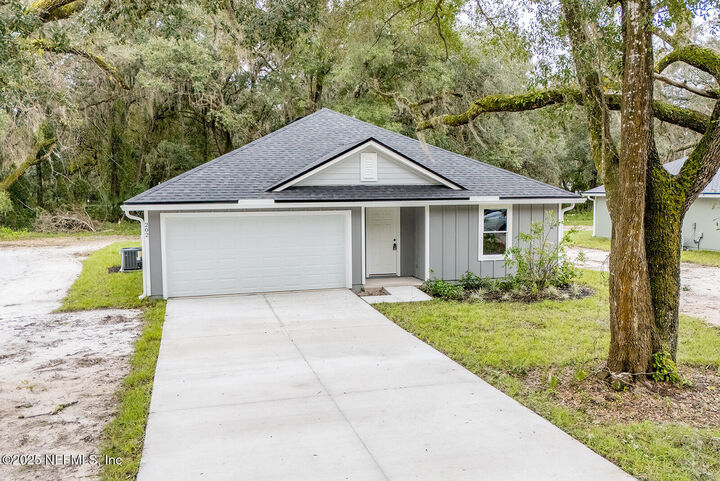 Property Photo:  1262 Coral Farms Road  FL 32140 