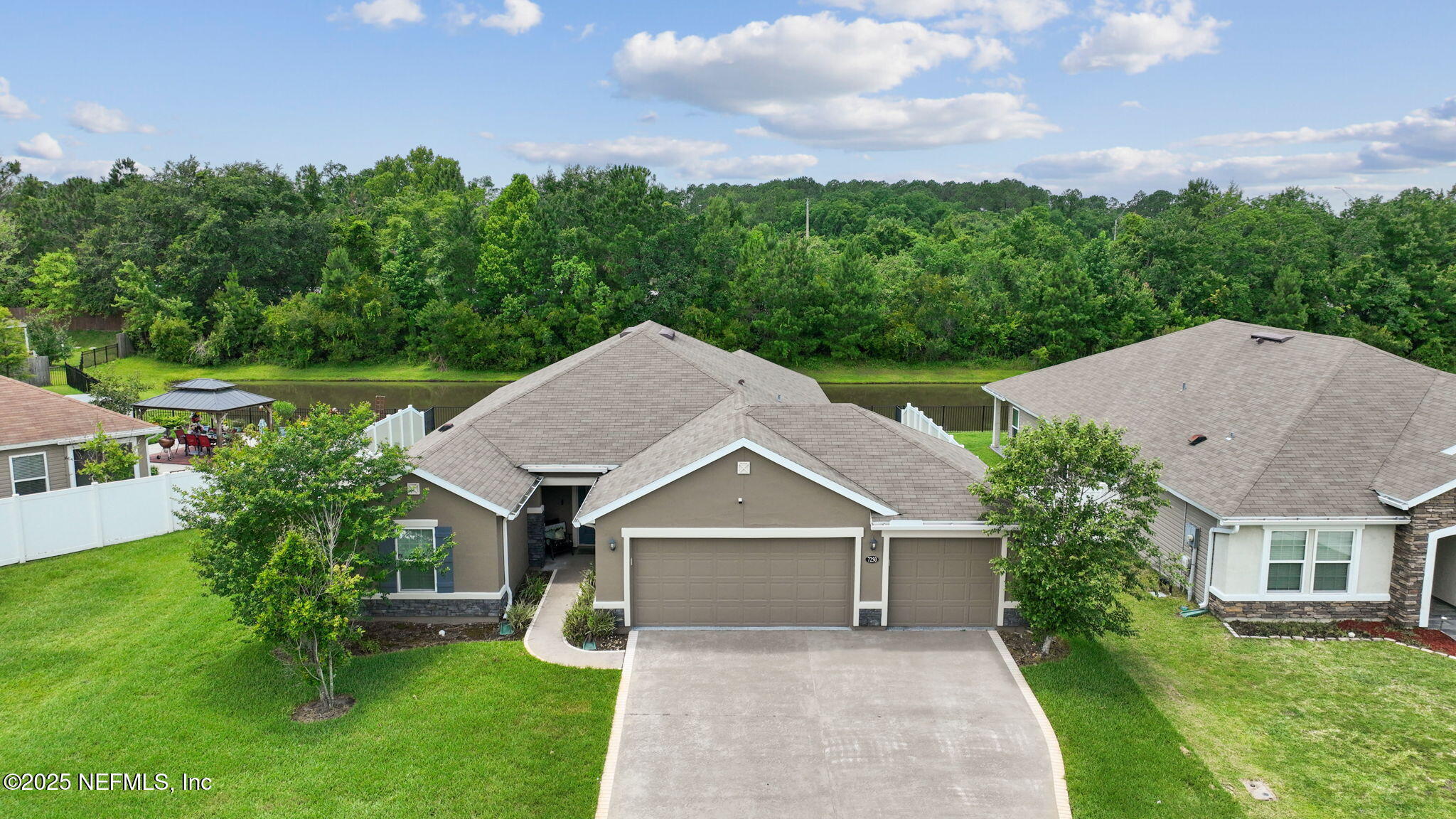 Property Photo: 7250 Steventon Way FL 32244