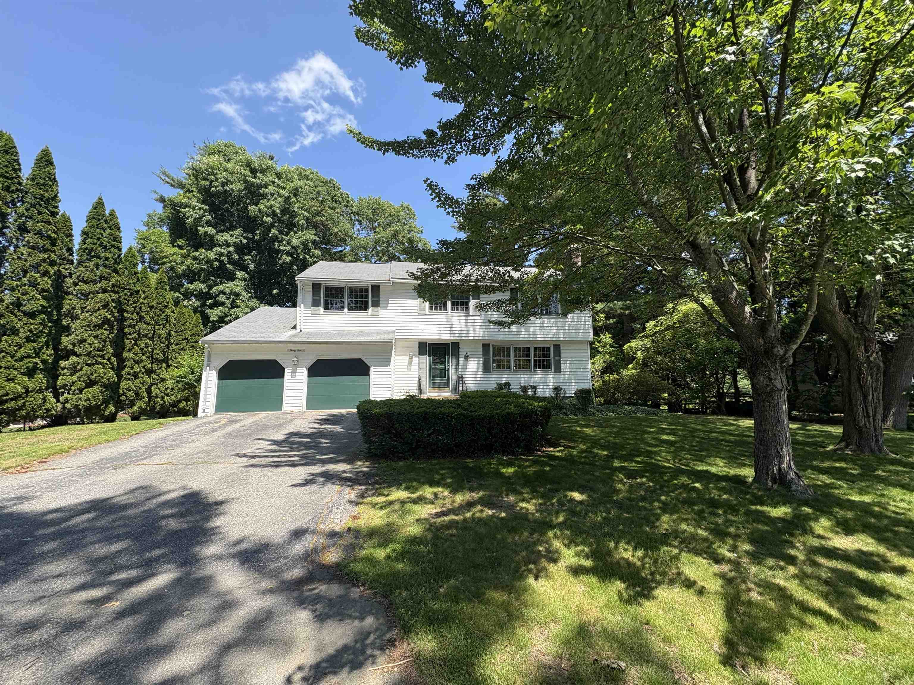 Property Photo: 35 Woodland Drive NH 03063