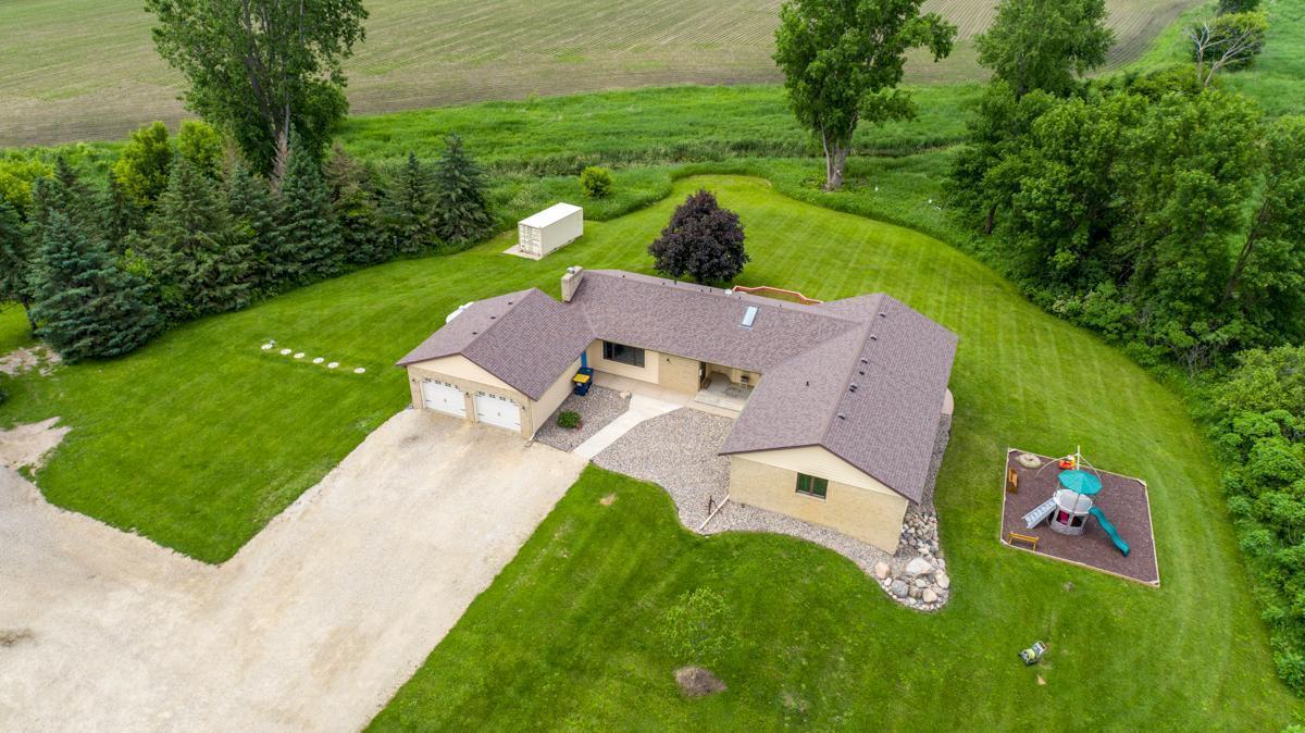 Property Photo: 7125 320th Street W MN 55057