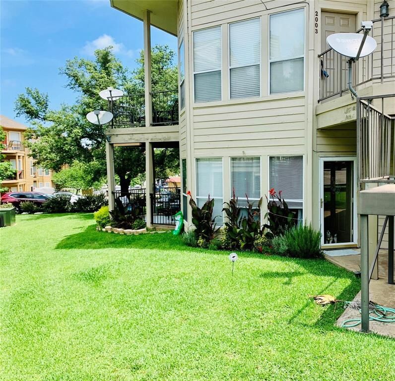 Property Photo: 2116 Tanglewood Boulevard A2003 TX 75076