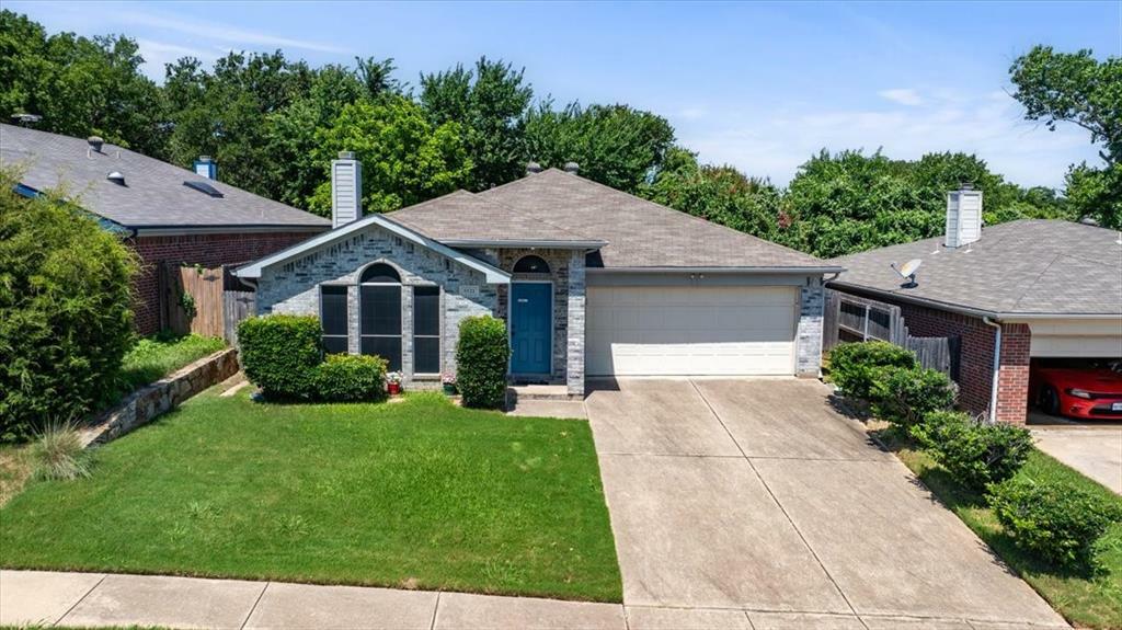 5521 Alta Verde Circle  Arlington TX 76017 photo