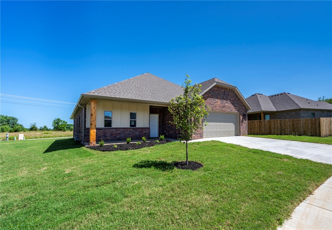Property Photo: 28 W Gilpin Street AR 72730