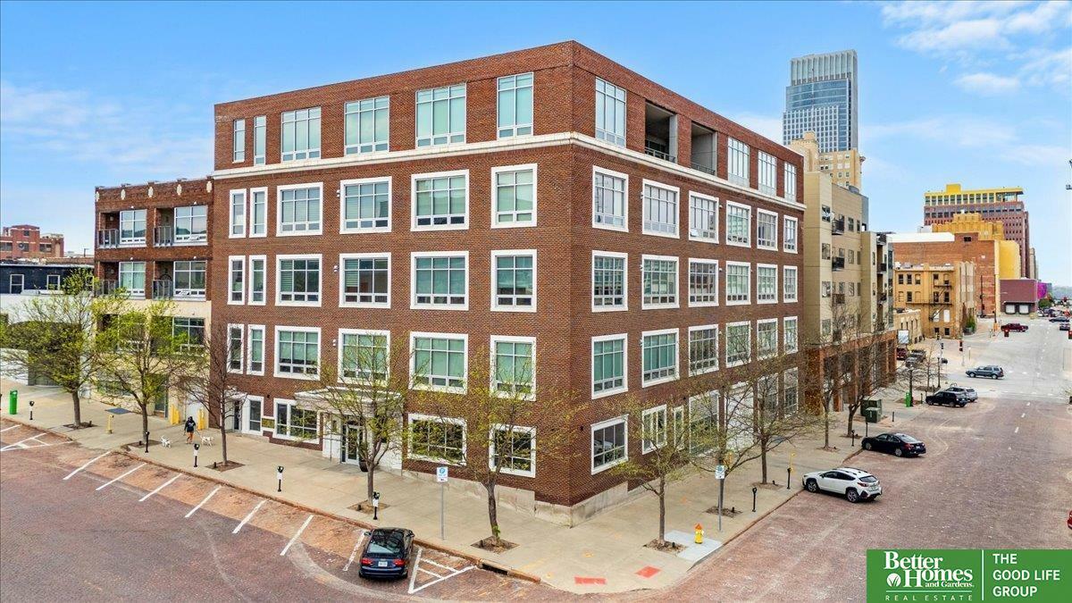 Property Photo: 1502 Jones Street 208 NE 68132