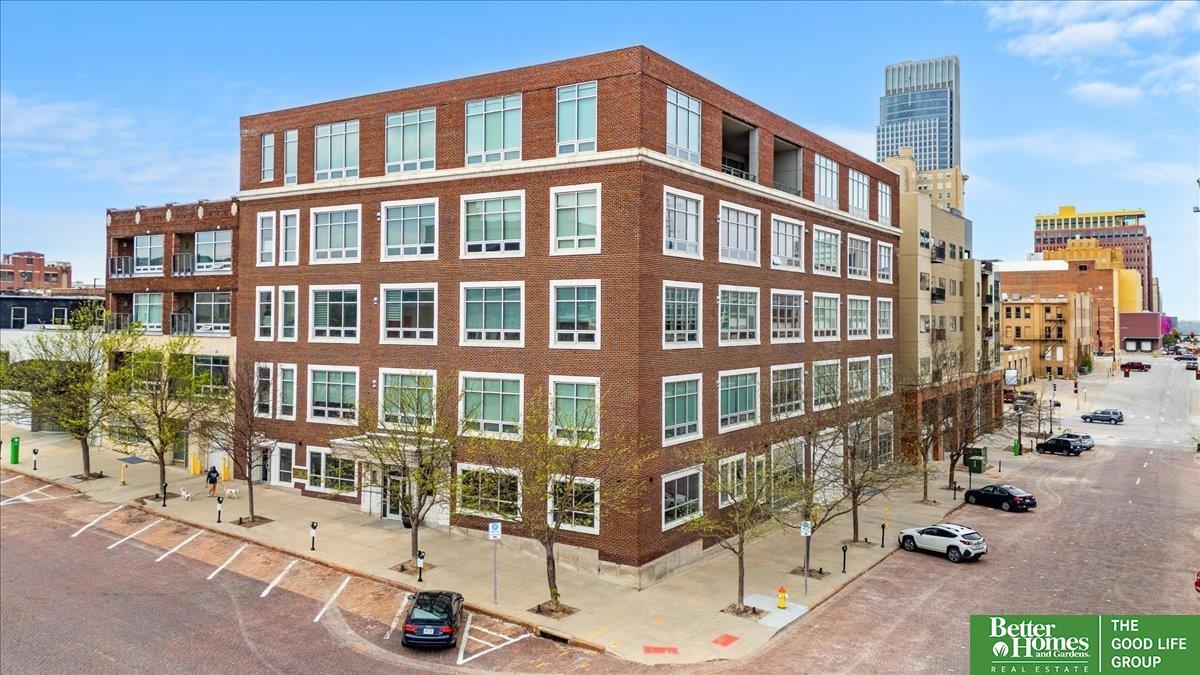 Property Photo:  1502 Jones Street 208  NE 68102 