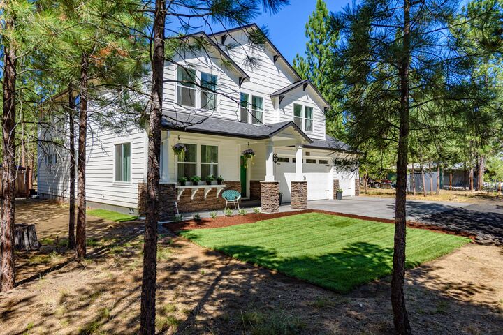 Property Photo: 15032 Green Heart OR 97739