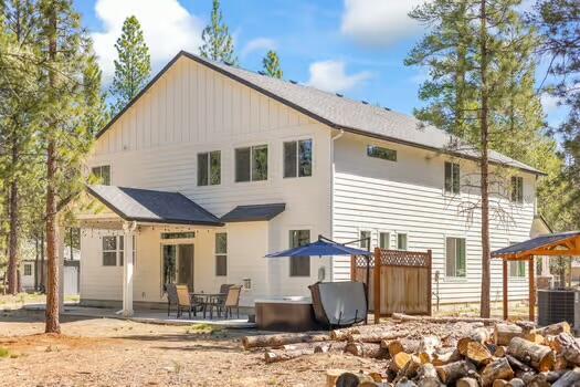 Property Photo:  15032 Green Heart  OR 97739 