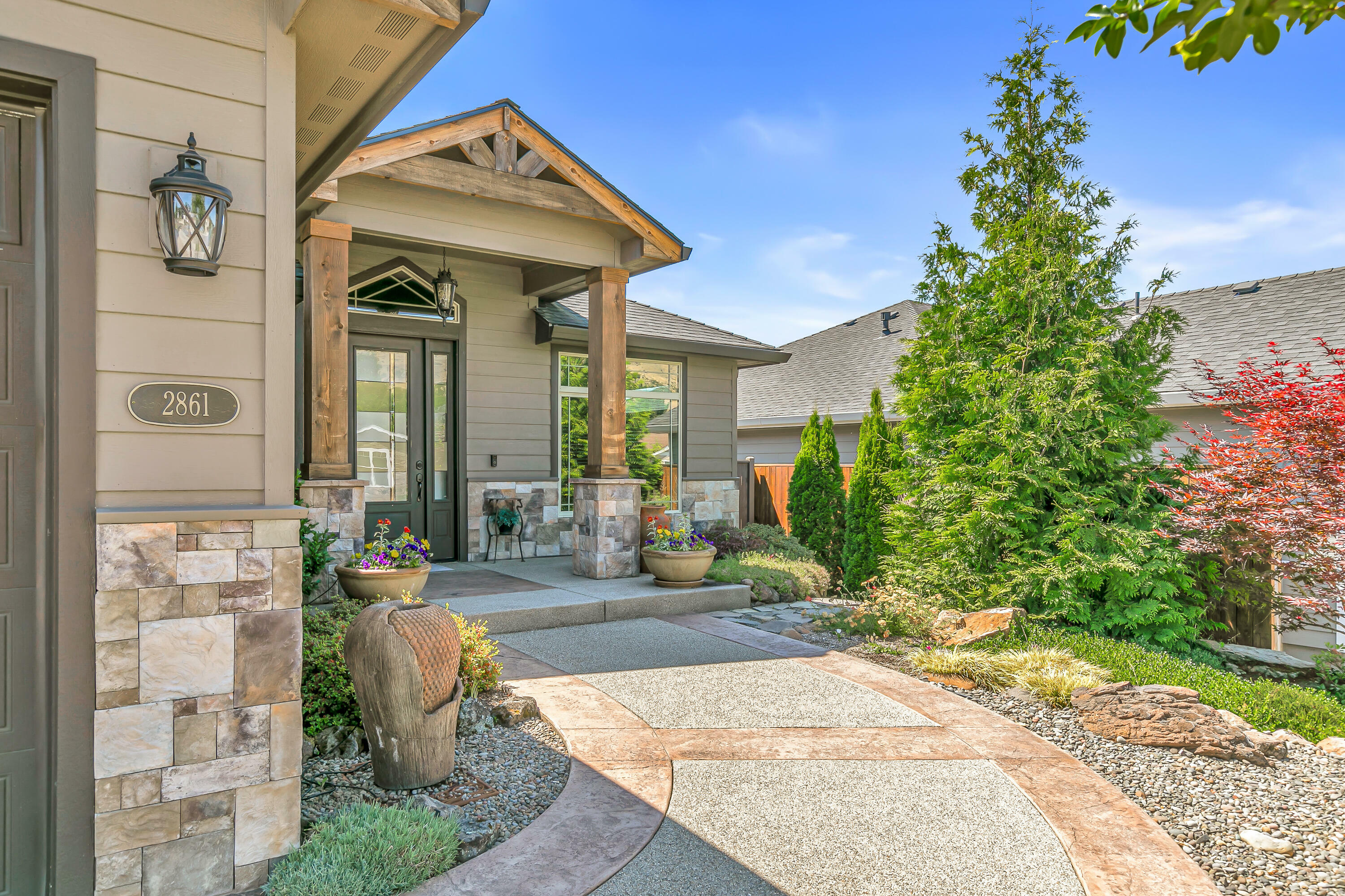 Property Photo: 2861 Morning View Drive OR 97504