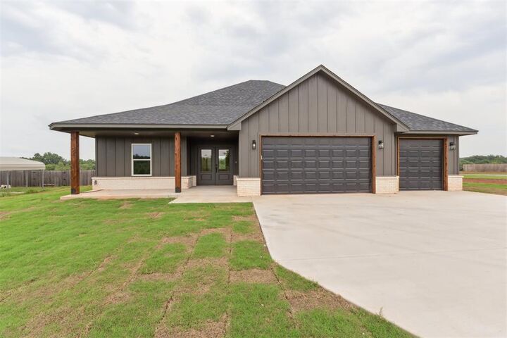 Property Photo: 41364 Hazel Dell Road OK 74804