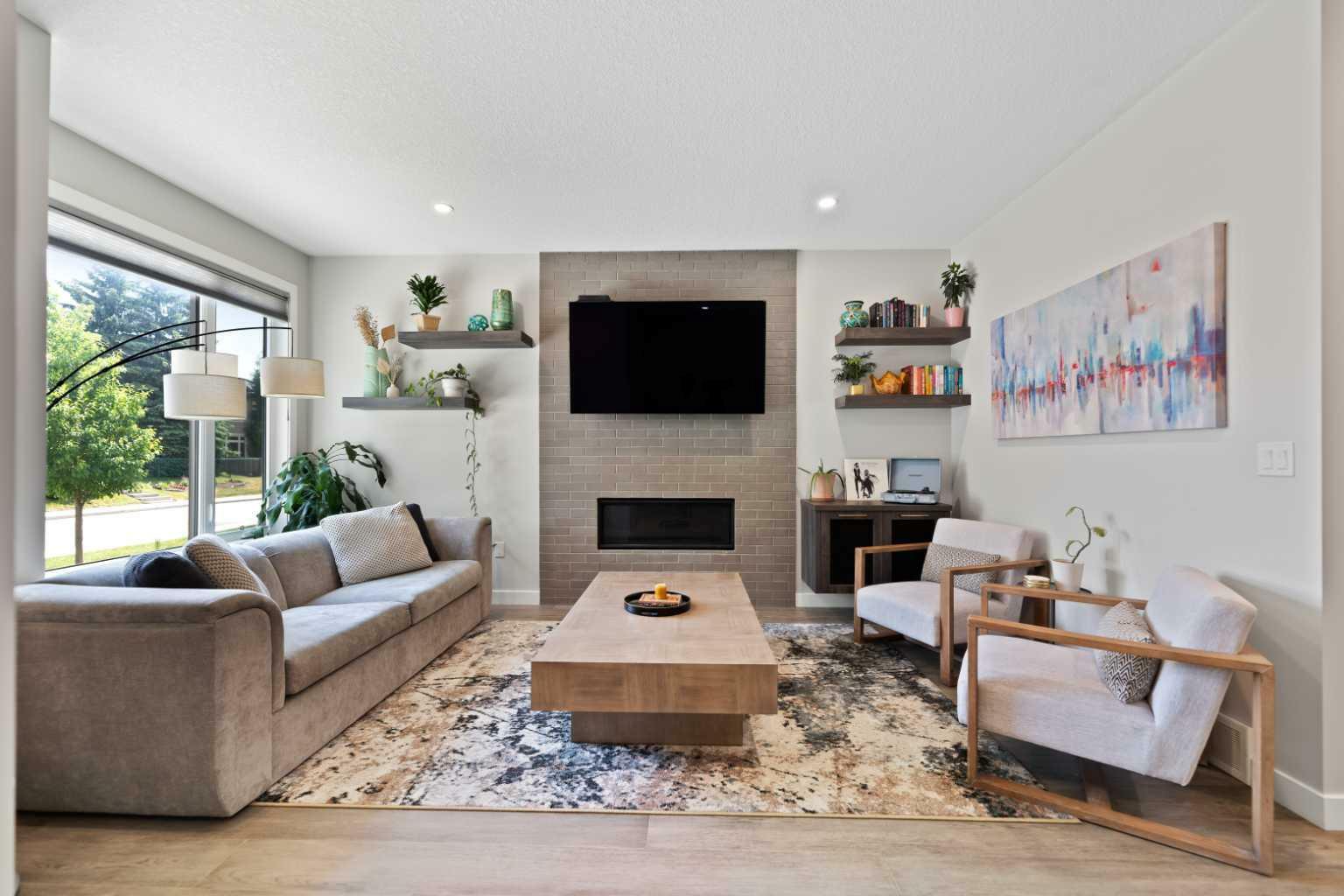 Property Photo:  3505 41 Street SW  AB T3E 3L4 