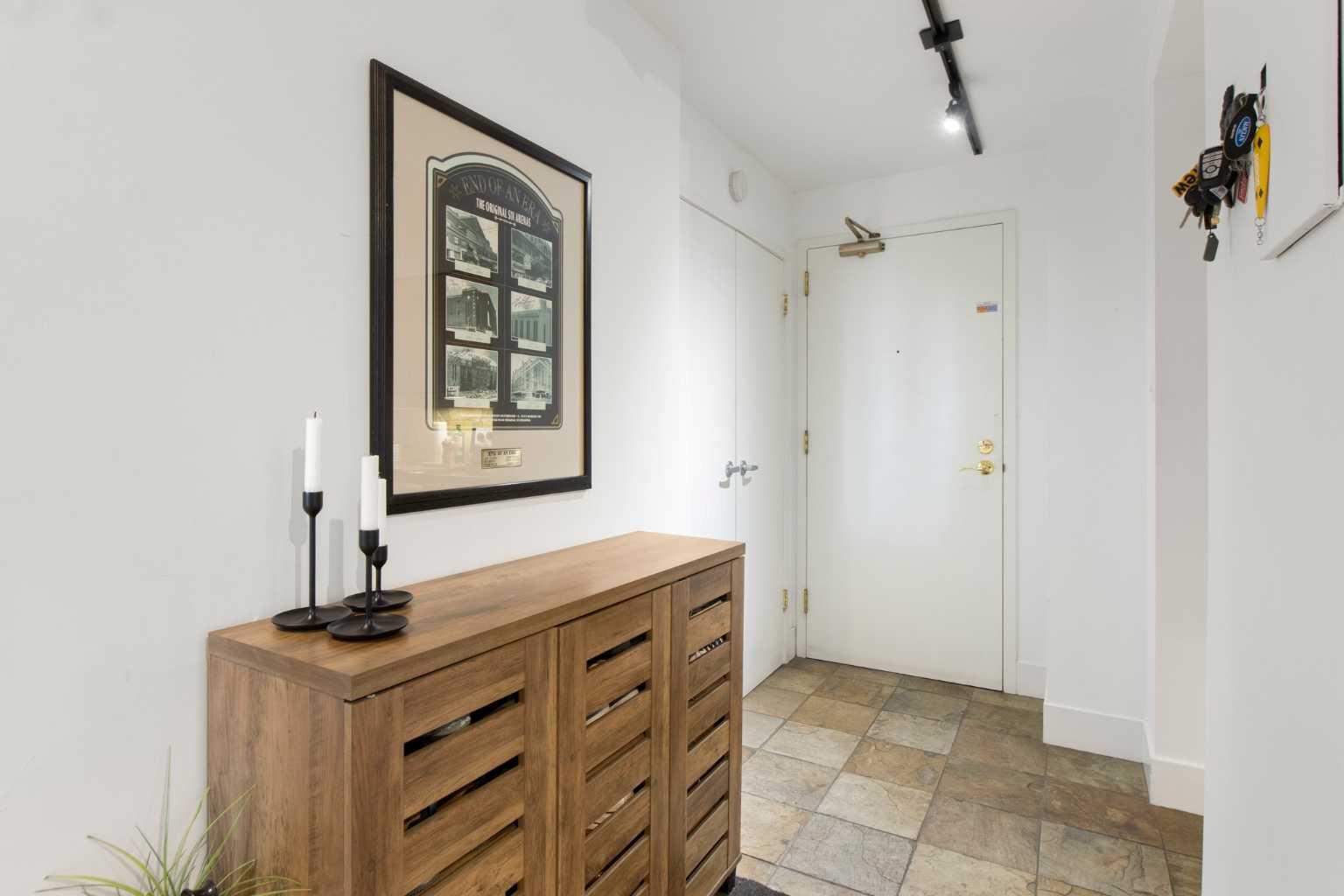 Property Photo: 133 25 Avenue SW 7B AB T2S 0K8