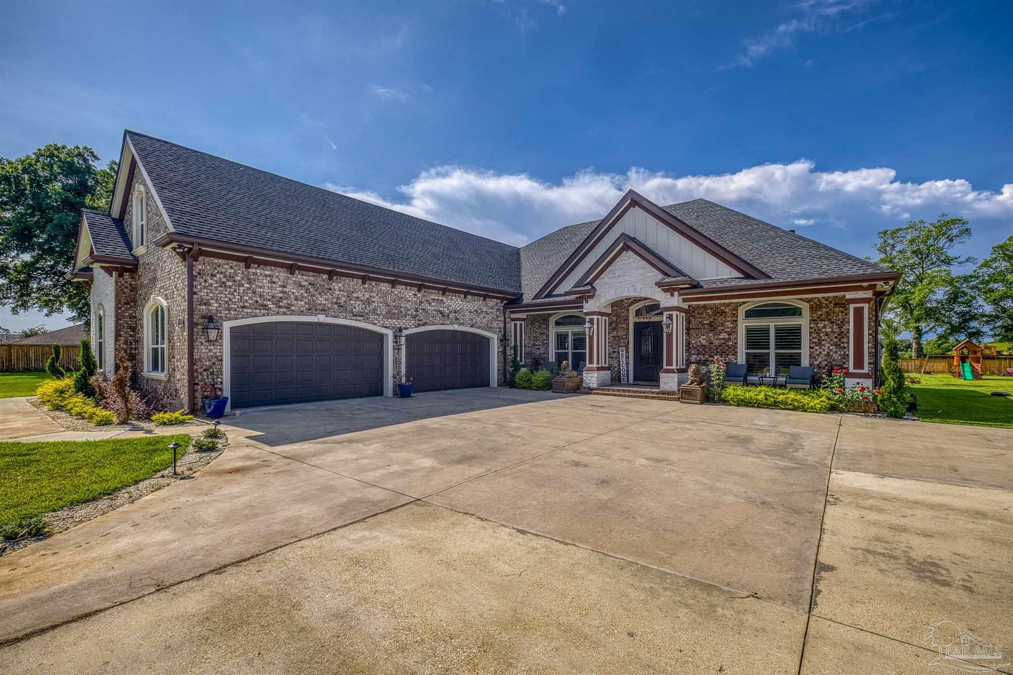 Property Photo: 6126 E Fence Rd FL 32526