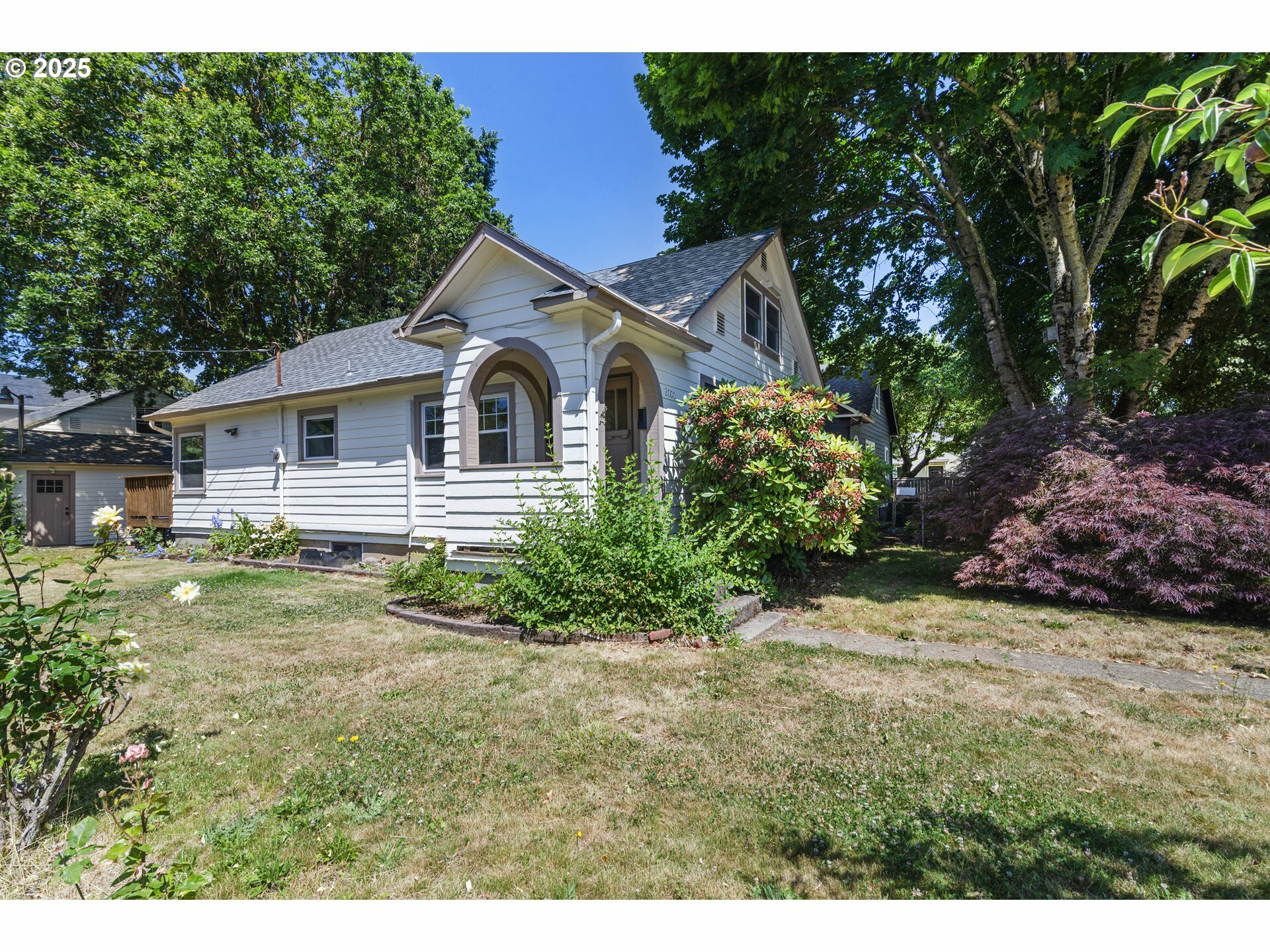 Property Photo: 2000 Harney St WA 98660