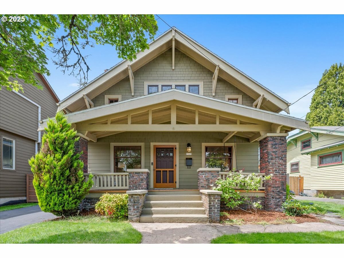 7525 SE 18th Ave  Portland OR 97202 photo