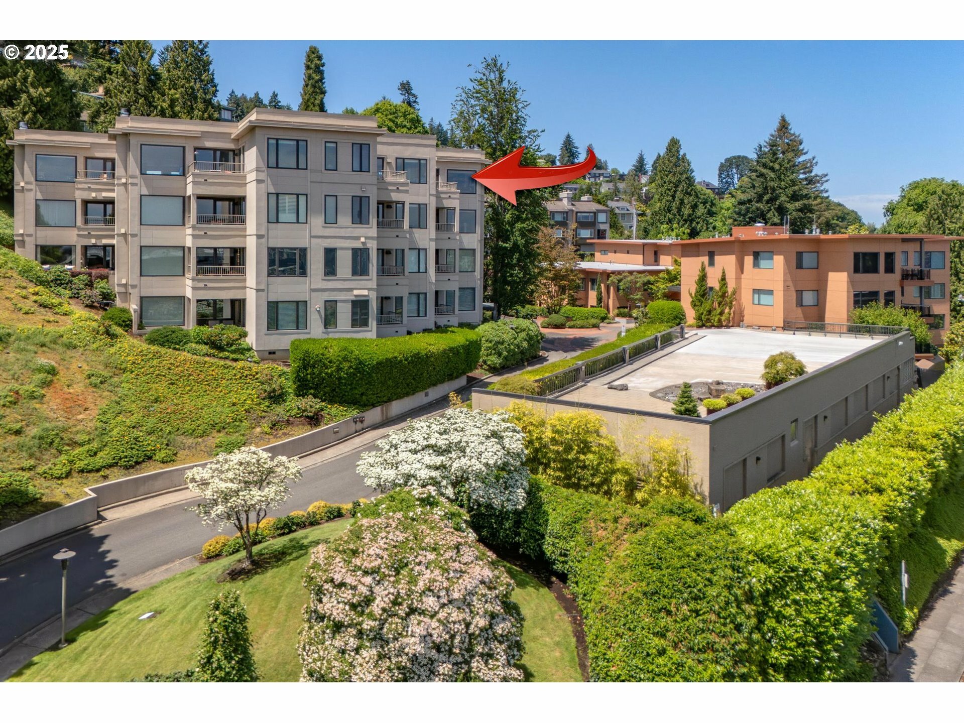 Property Photo: 766 NW Westover Sq OR 97210