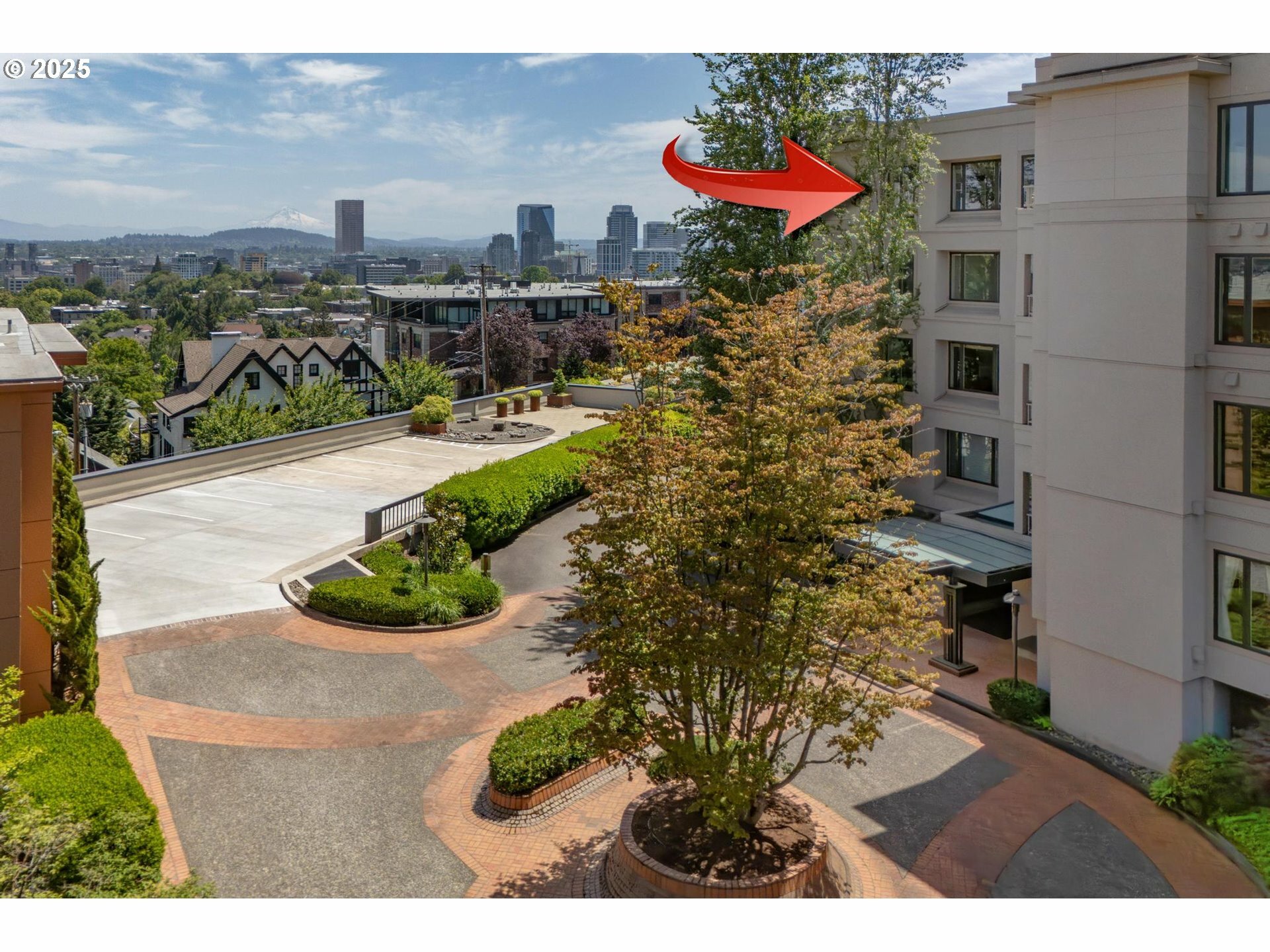 Property Photo: 766 NW Westover Sq OR 97210