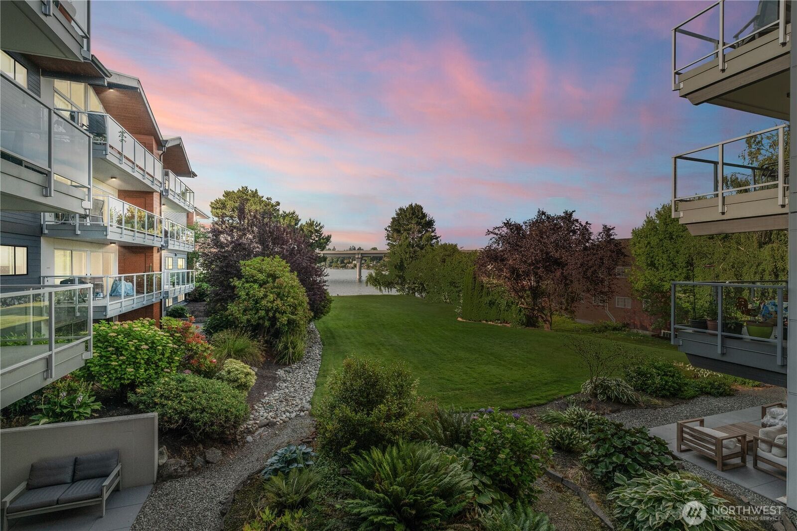 Property Photo: 2501 Canterbury Lane E 203 WA 98112