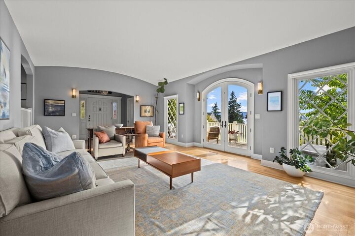 Property Photo:  711  17th Street  WA 98225 