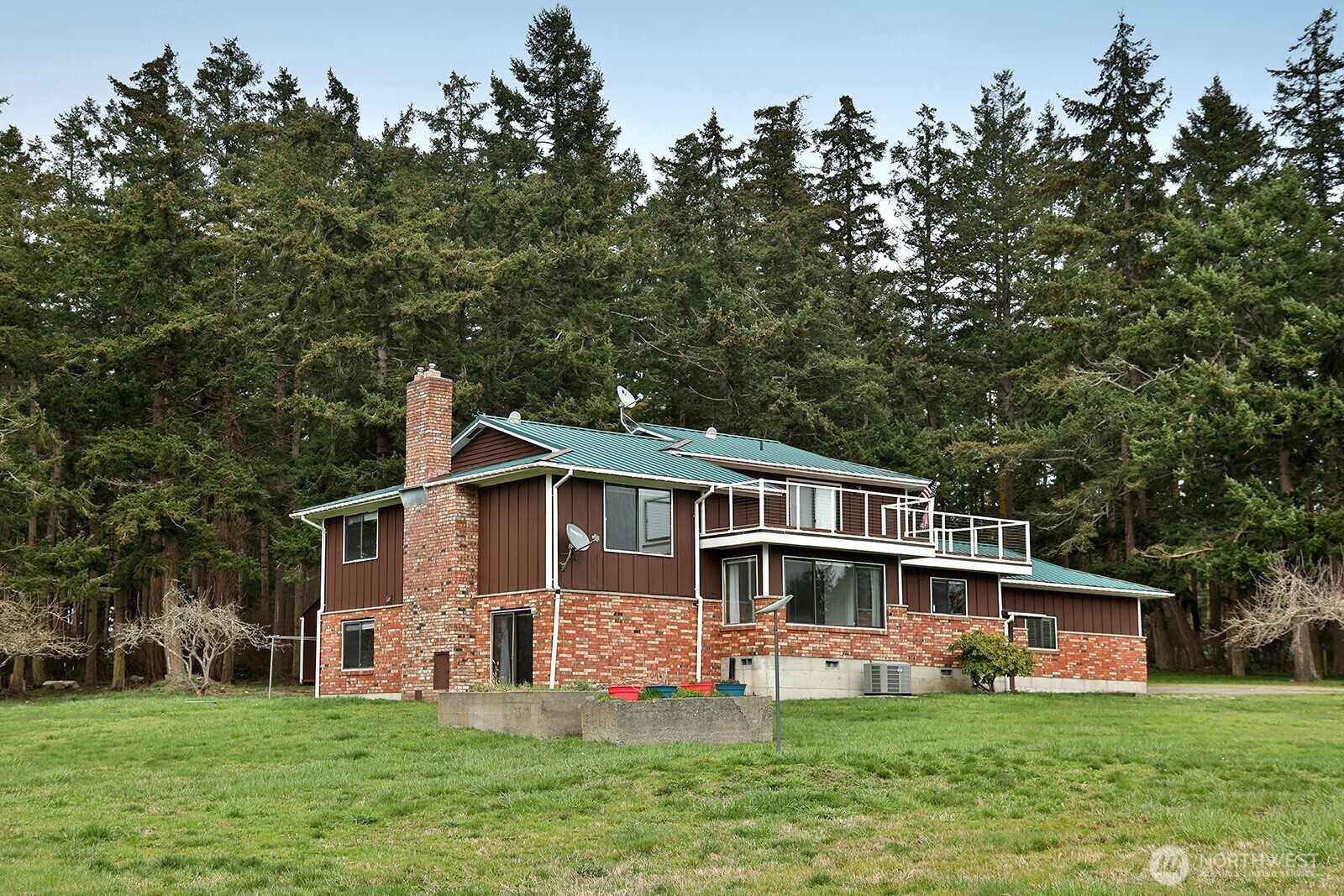 Property Photo: 2725 Hunt Road WA 98277