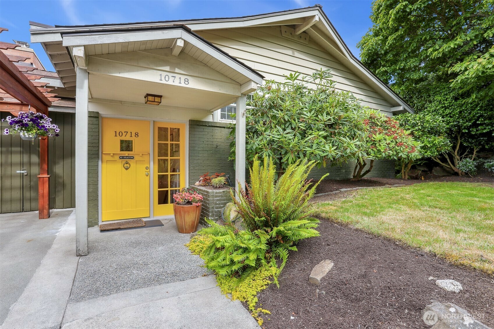 10718  12th Avenue NW  Seattle WA 98177 photo