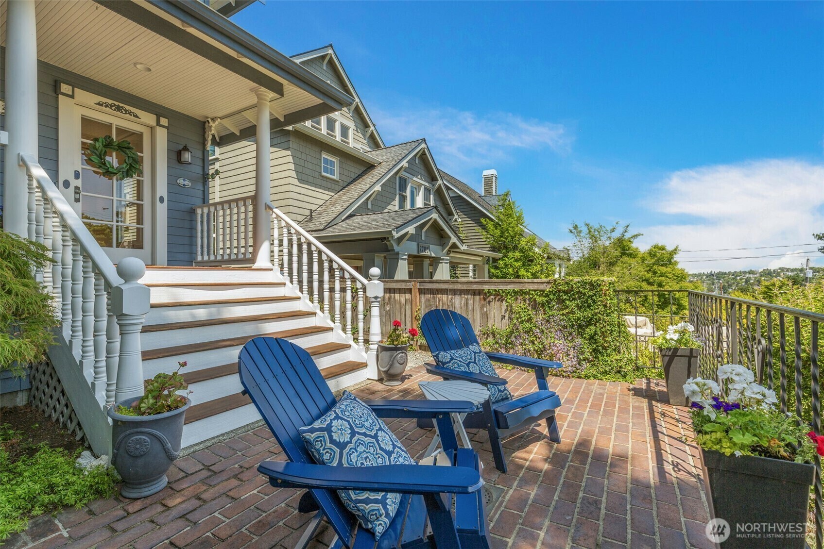 Property Photo: 2707 4th Avenue W WA 98119