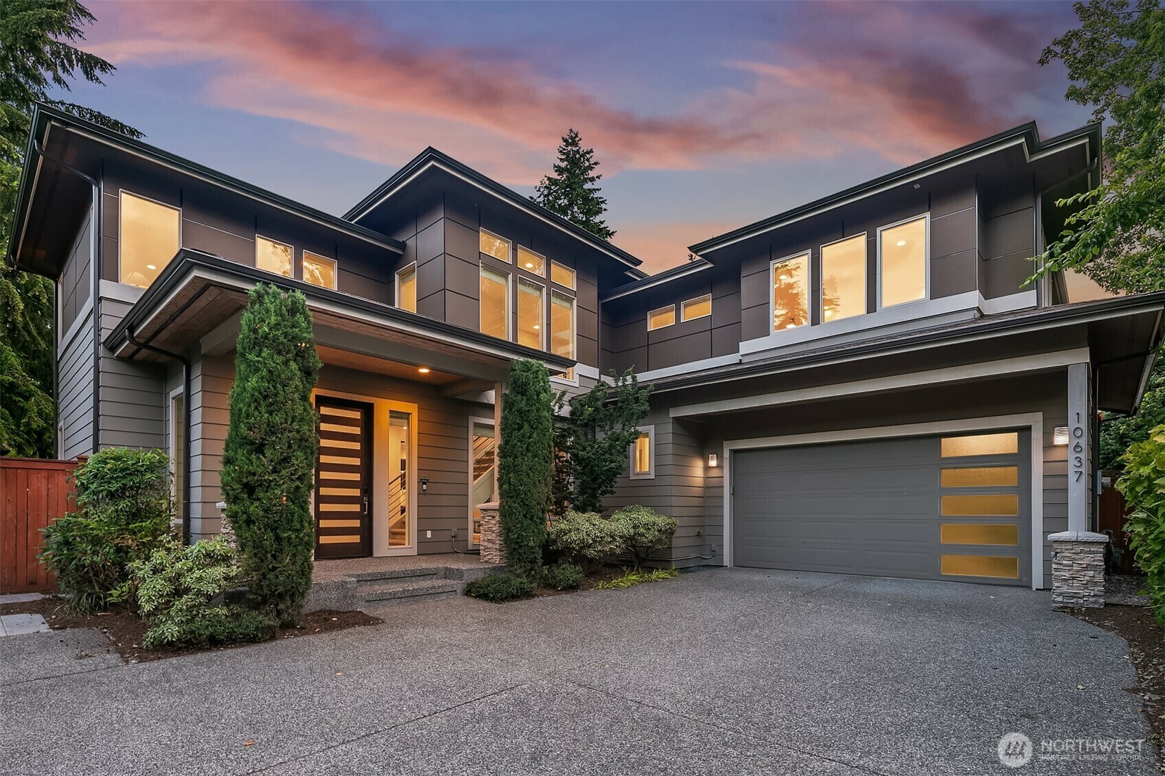 Property Photo:  10637  128th Avenue NE  WA 98033 