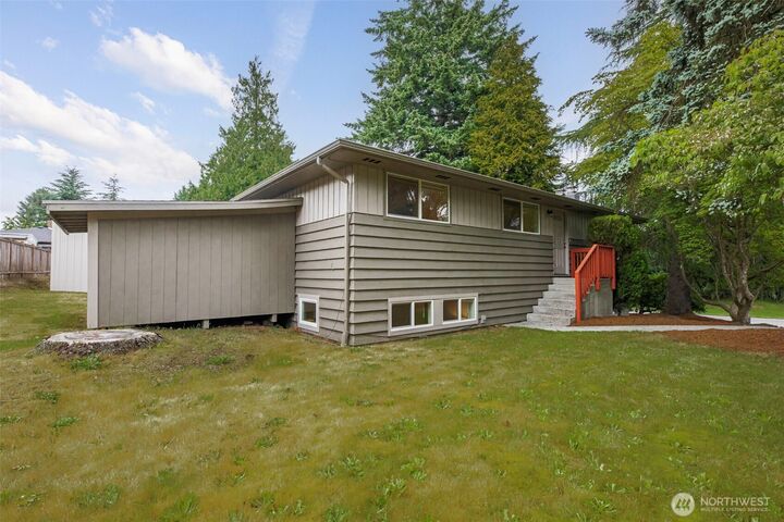 Property Photo: 2829 Larch Way WA 98036