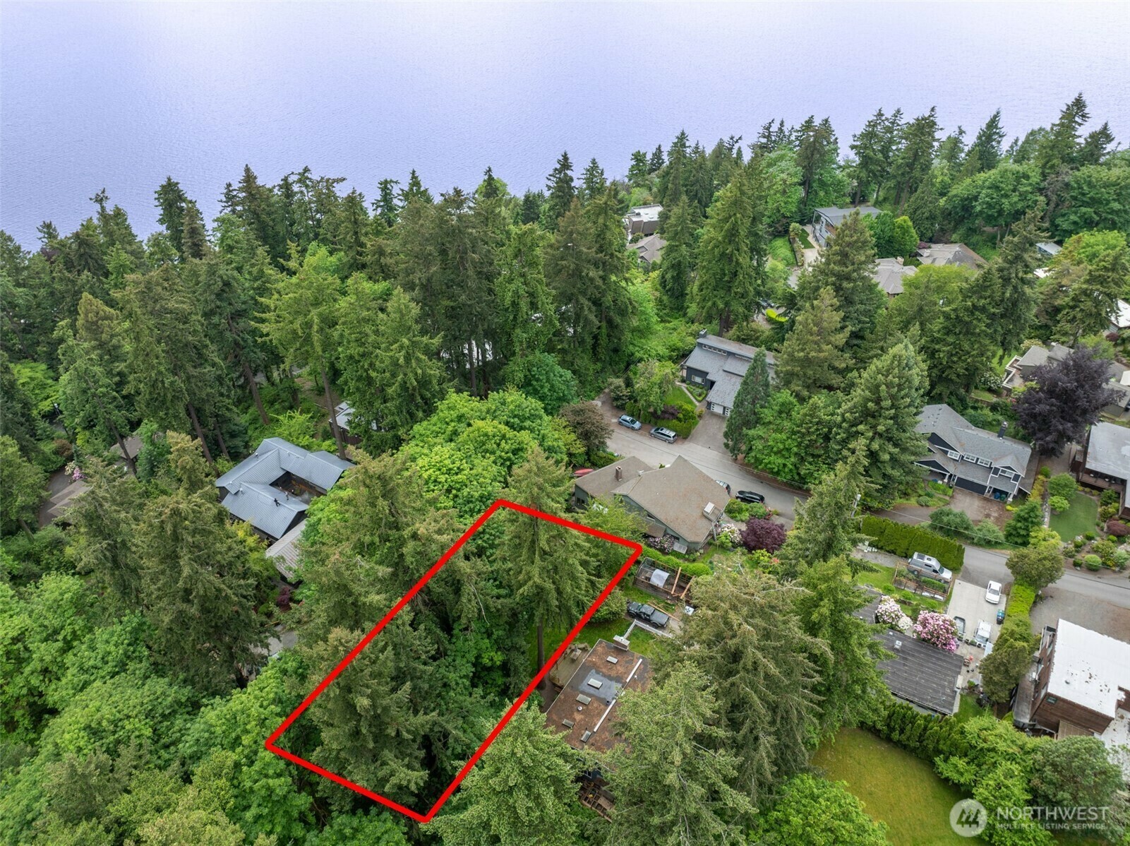 Property Photo: 73 Xx SE 38th Street WA 98040