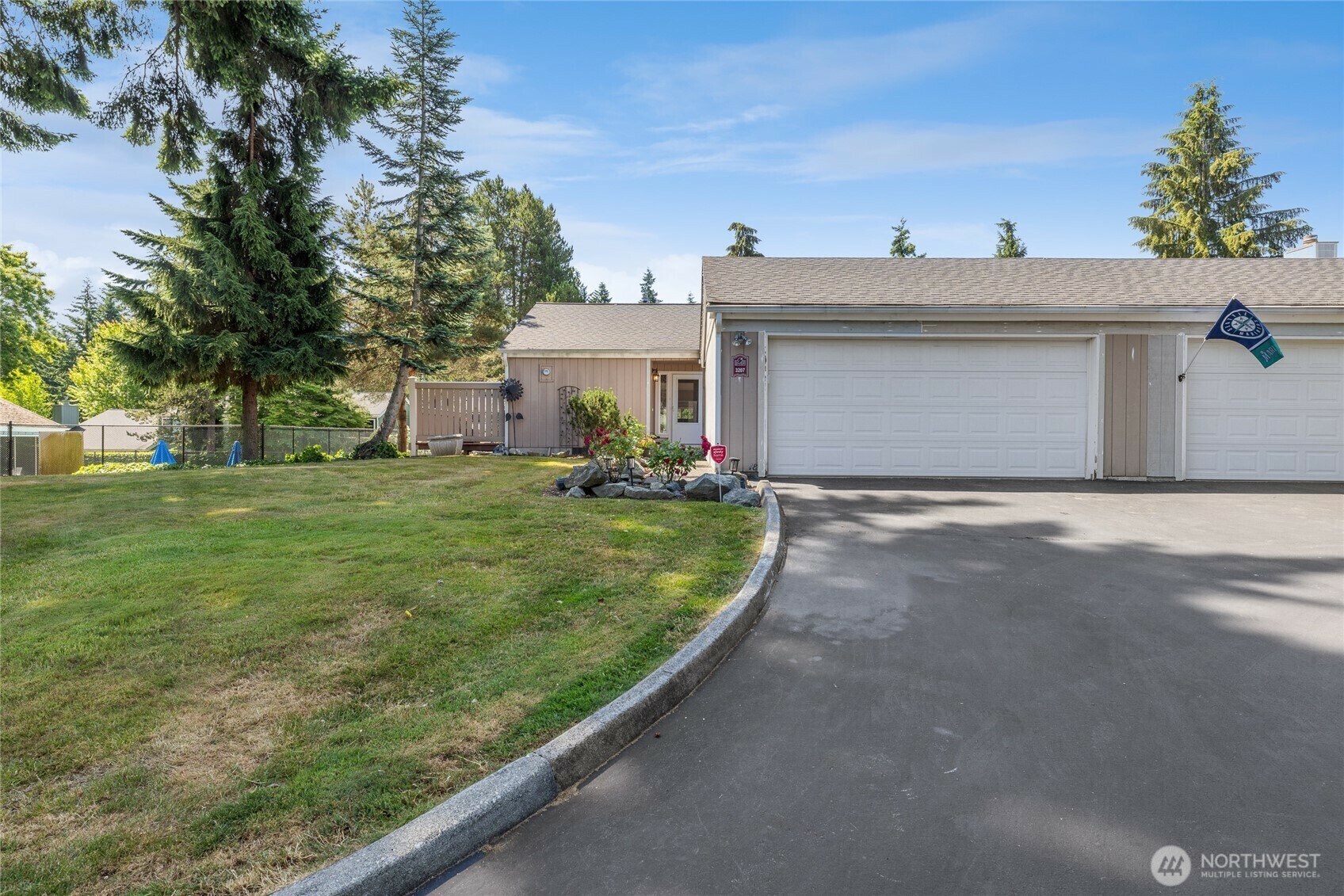 Property Photo: 3207 SW 319th Street 48 WA 98023