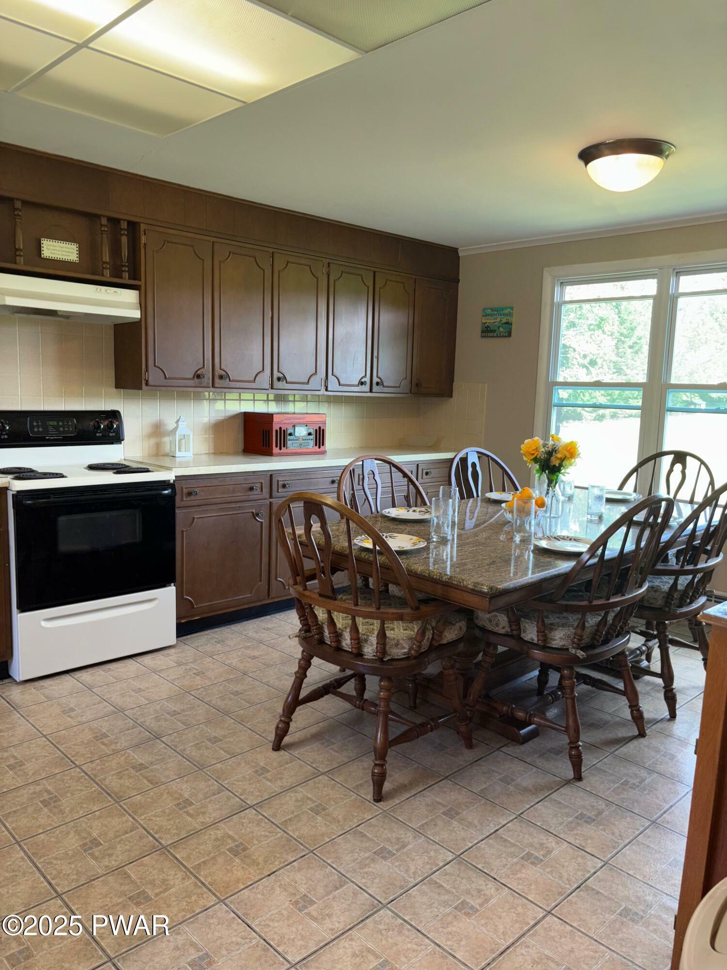 Property Photo: 148 Eskra Road PA 18436