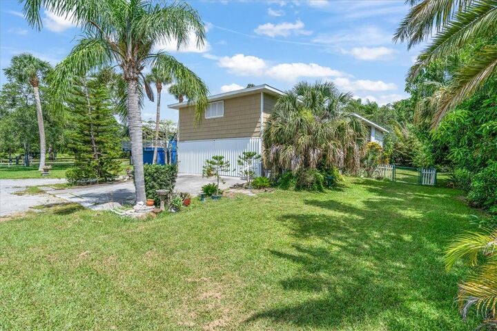 Property Photo: 6570 114th Lane FL 32958