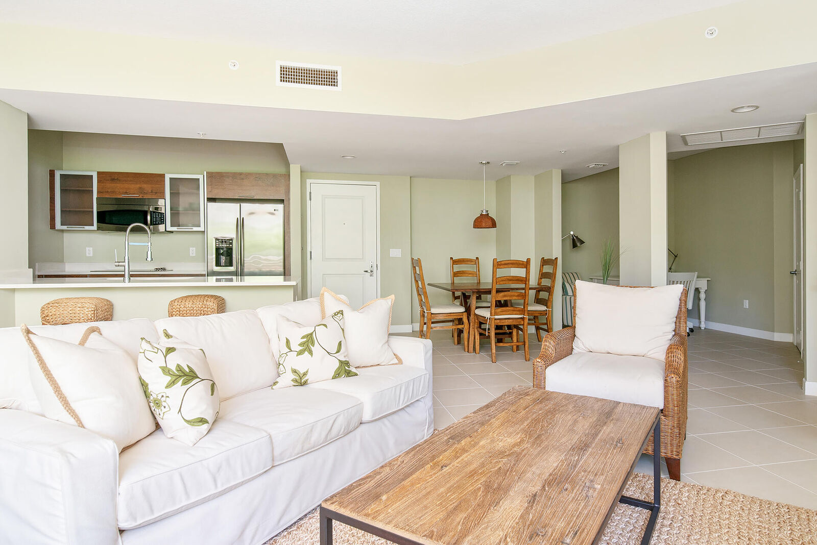 Property Photo: 480 Hibiscus Street 626 FL 33401
