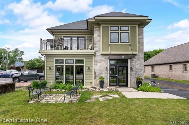 Property Photo: 426 W University Drive MI 48307