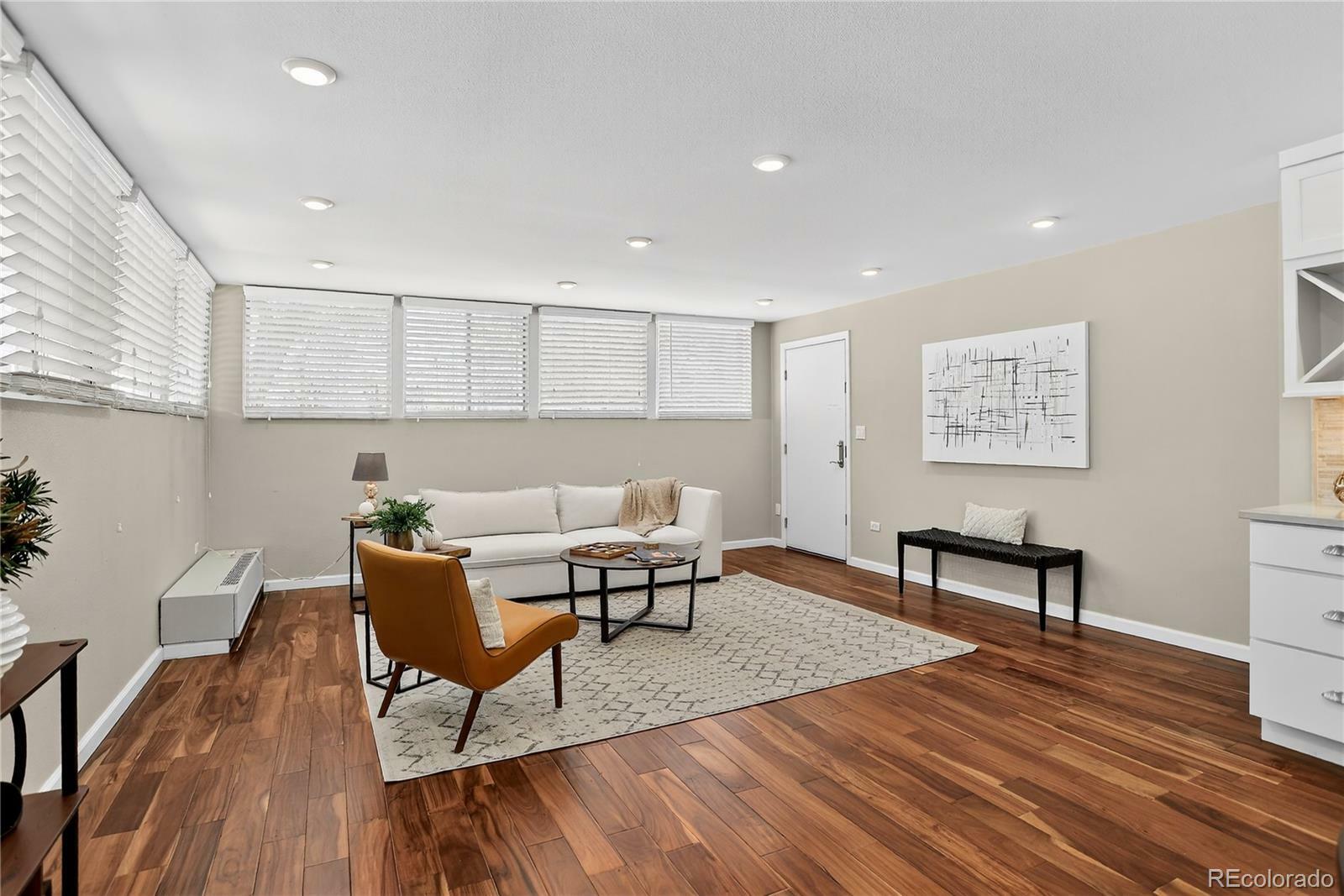 Property Photo: 909 N Logan Street 1B CO 80203