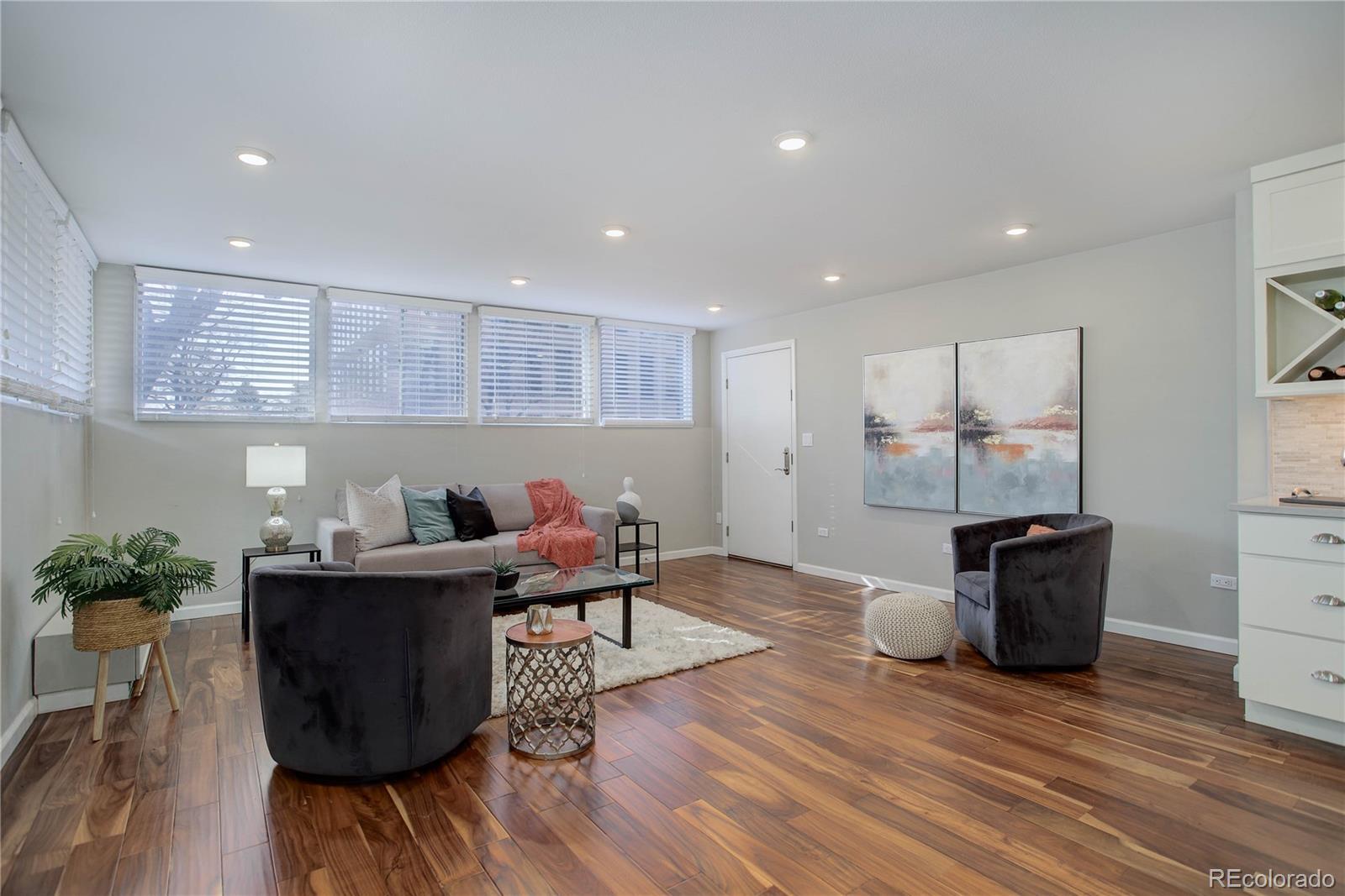 Property Photo: 909 N Logan Street 1B CO 80203