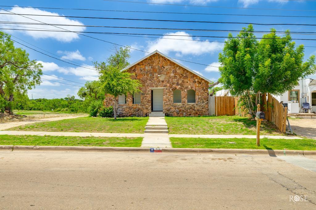 Property Photo: 415 E Harris Ave TX 79903