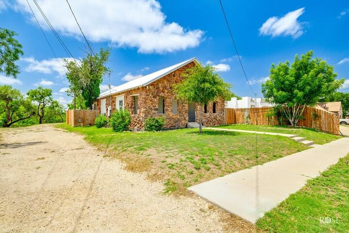 Property Photo:  415 E Harris Ave  TX 79903 
