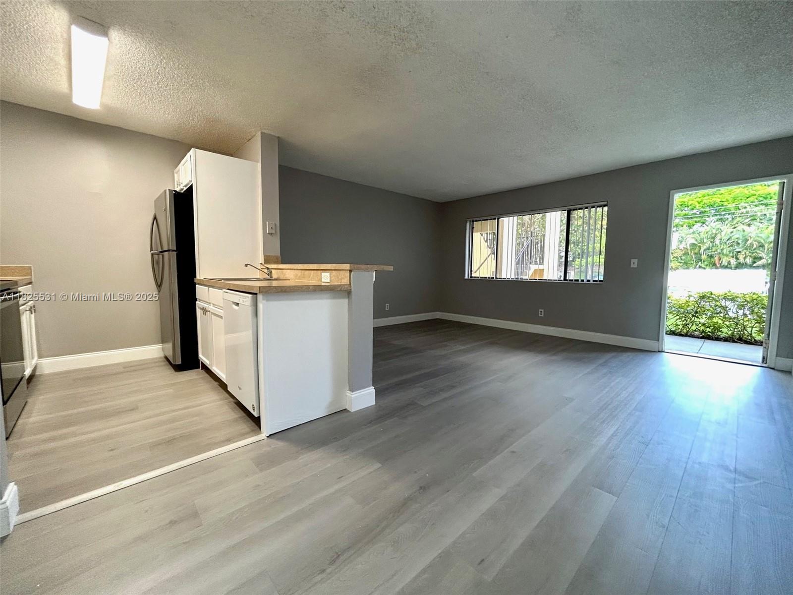 Property Photo: 1808 W Meadows Cir W 1808 FL 33436