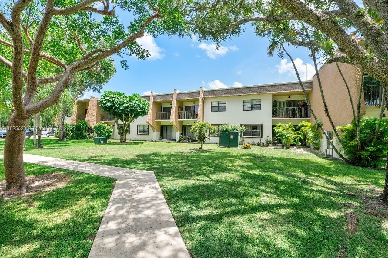 8261 SW 128th St 215  Pinecrest FL 33156 photo