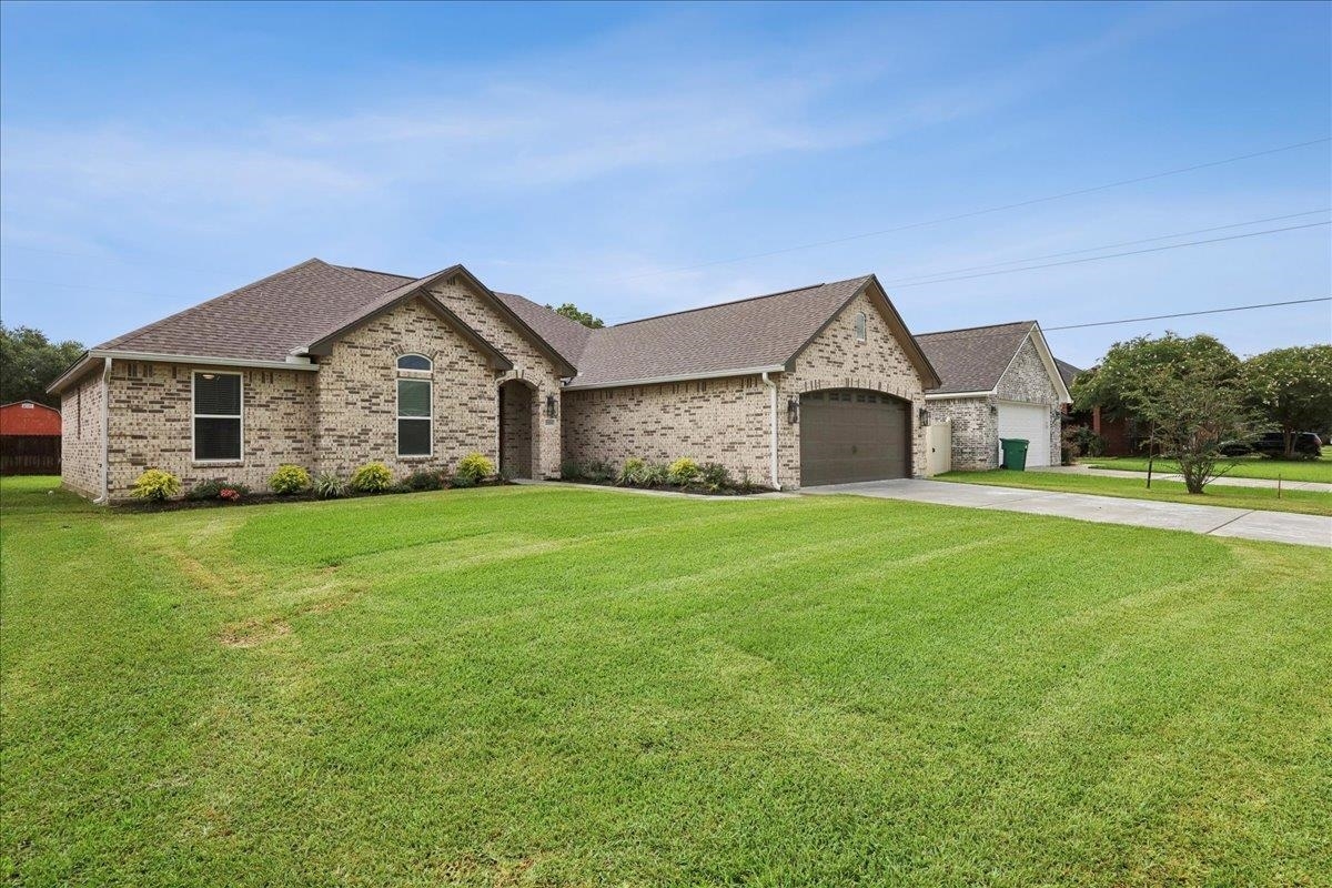 Property Photo:  2520 Golden Oak  TX 77632 