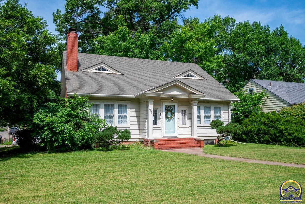 Property Photo: 1045 SW Wayne Ave KS 66604