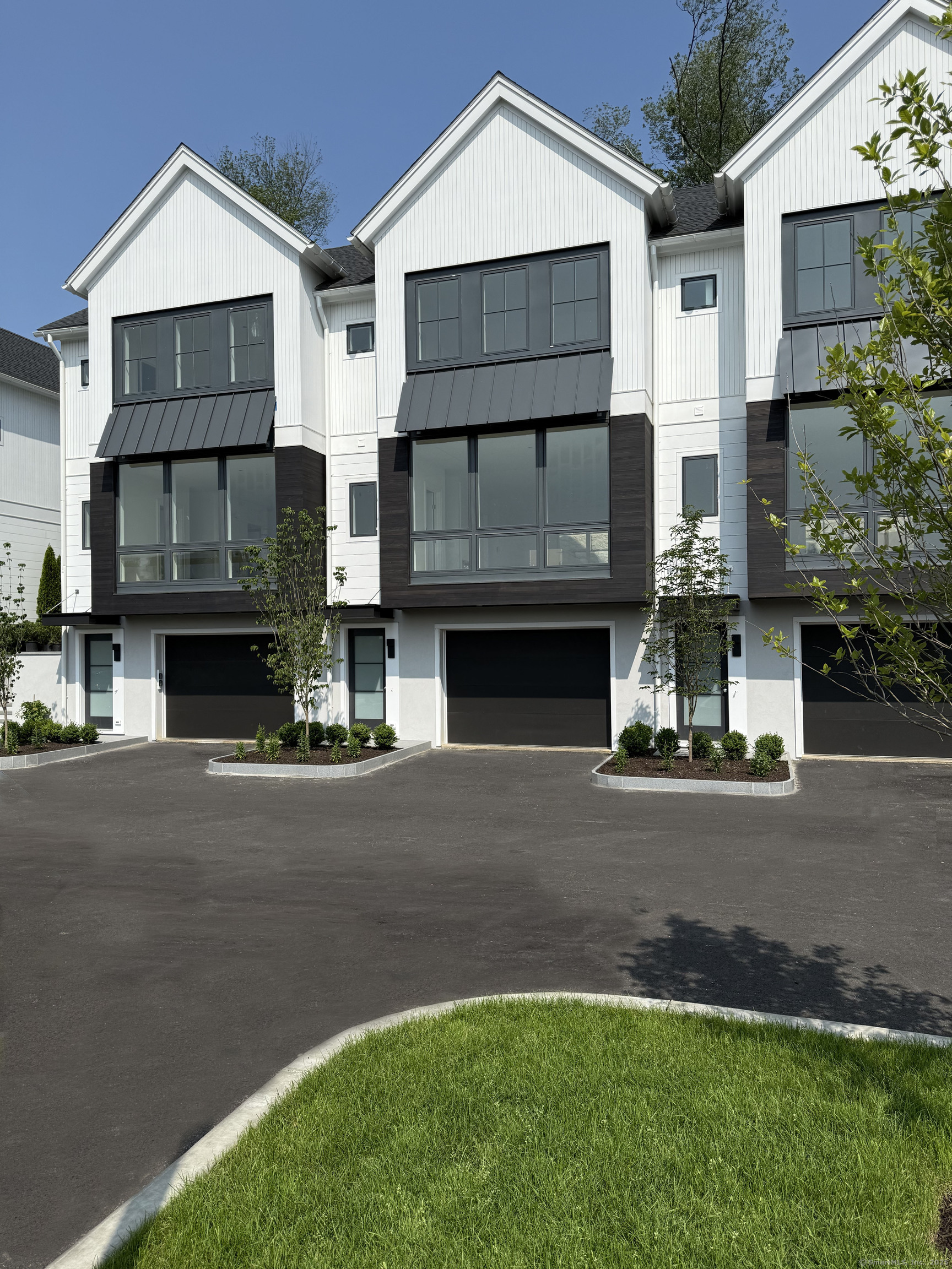 Property Photo:  785 Post Road East 202  CT 06880 