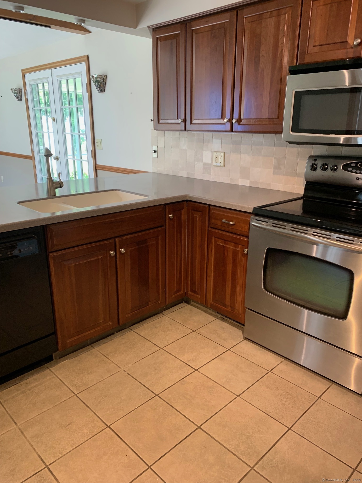 Property Photo: 180 Round Hill Road CT 06410