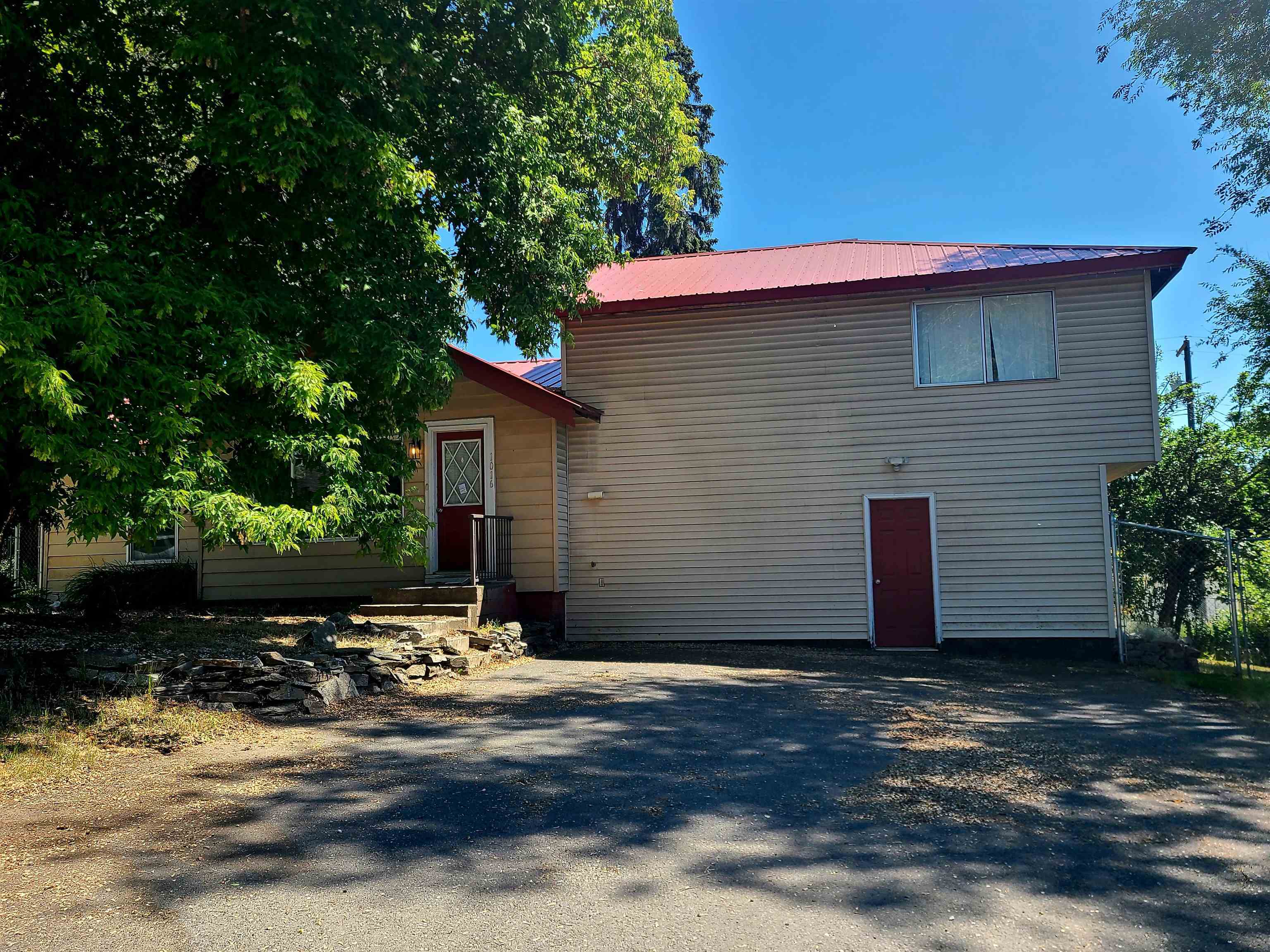 Property Photo: 1016 E 3rd Ave WA 99114