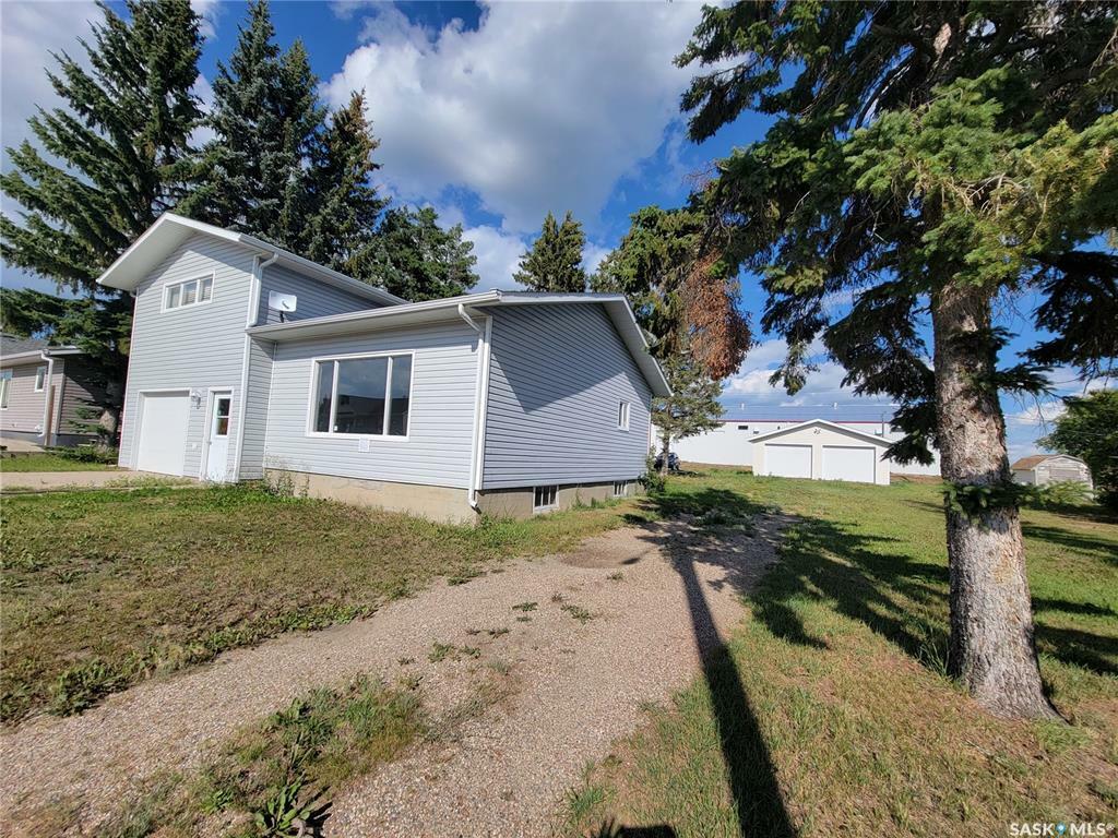 4709 Leader Street  Macklin SK S0L 2C0 photo