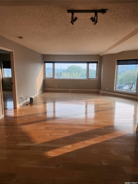 Property Photo: 424 Spadina Crescent E 570 SK S7K 6X7
